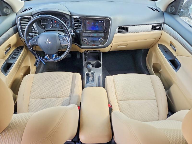 2016 Mitsubishi Outlander მანქანა იყიდება აუქციონზე, vin: JA4AZ3A31GZ011027, აუქციონის ნომერი: 54448256