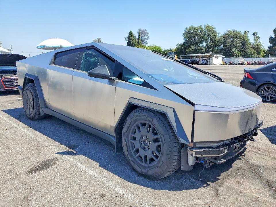 52228386 :رقم المزاد ، 7G2CEHED3RA040316 vin ، 2024 Tesla Cybertruck مزاد بيع