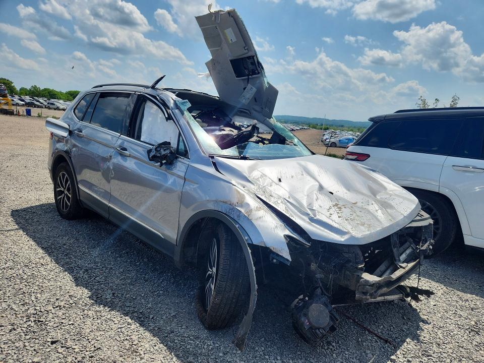 Продажа на аукционе авто 2021 Volkswagen Tiguan, vin: 3VV2B7AXXMM003256, номер лота: 54058156
