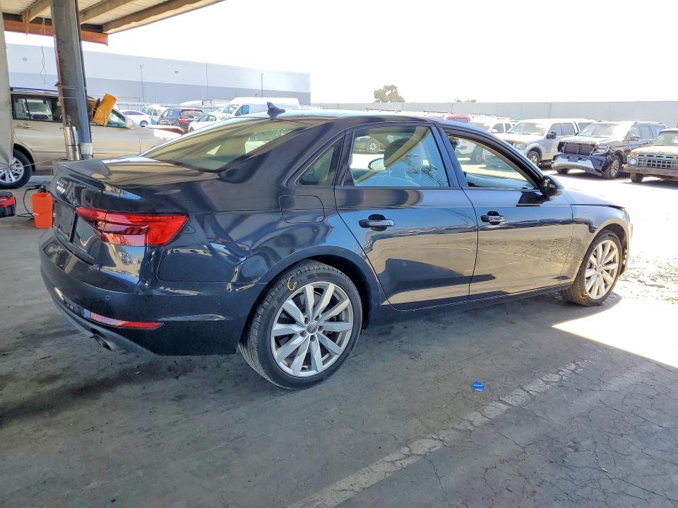 54103146 :رقم المزاد ، WAUGNAF47HN019768 vin ، 2017 Audi A4 مزاد بيع