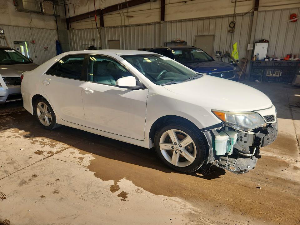 54866816 :رقم المزاد ، 4T1BF1FK4EU821815 vin ، 2014 Toyota Camry مزاد بيع