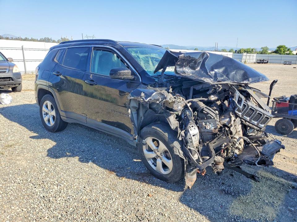 51919756 :رقم المزاد ، 3C4NJDBB9JT392571 vin ، 2018 Jeep Compass مزاد بيع