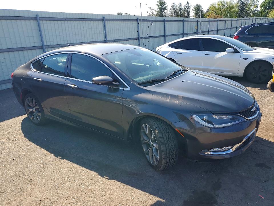 52203456 :رقم المزاد ، 1C3CCCCG3FN567639 vin ، 2015 Chrysler 200 مزاد بيع