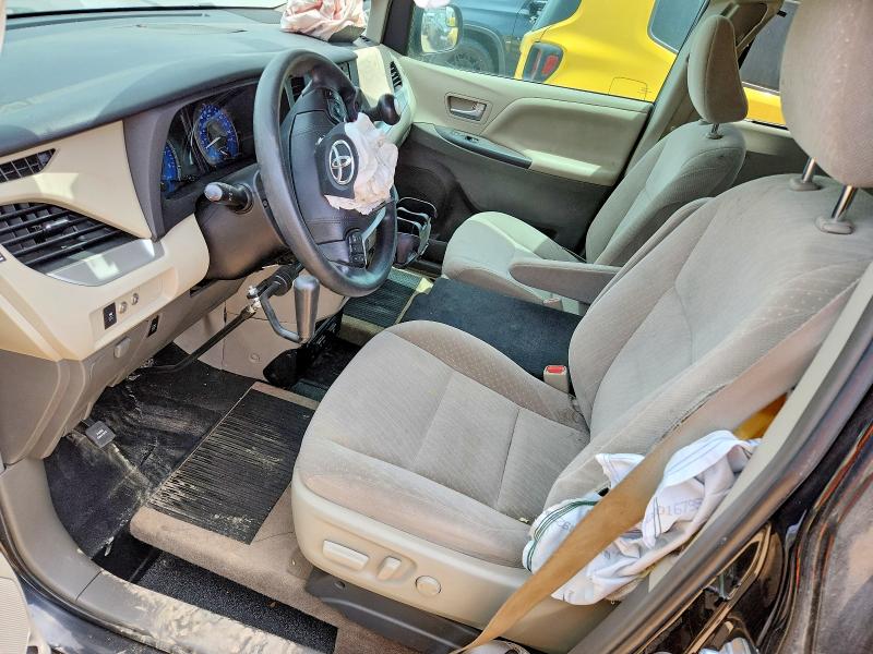 53821786 :رقم المزاد ، 5TDKZ3DC6JS915325 vin ، 2018 Toyota Sienna مزاد بيع