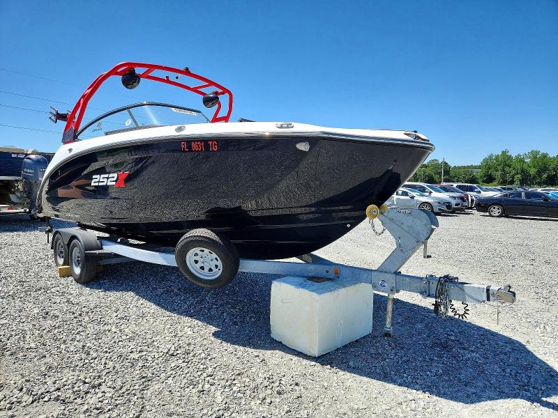 53858796 :رقم المزاد ، YAMC0276C222 vin ، 2022 Yam Boat مزاد بيع