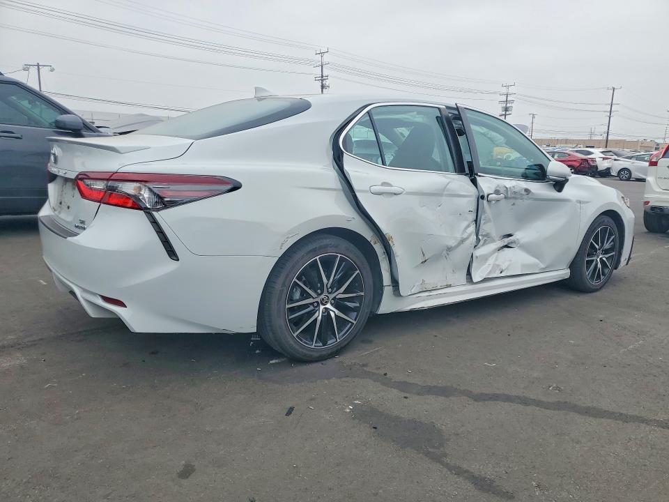 53381106 :رقم المزاد ، 4T1S31AK7NU043719 vin ، 2022 Toyota Camry Hybrid مزاد بيع