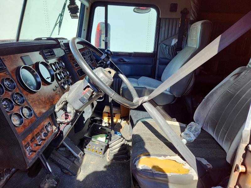 52701756 :رقم المزاد ، 1XKADU9X8YR841639 vin ، 2000 Kenworth Construction مزاد بيع