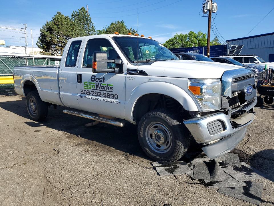 53042596 :رقم المزاد ، 1FT7X2B6XFEB31018 vin ، 2015 Ford F250 مزاد بيع