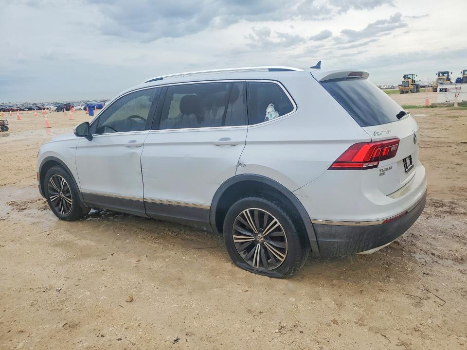 55001416 :رقم المزاد ، 3VV2B7AX1JM105265 vin ، 2018 Volkswagen Tiguan مزاد بيع