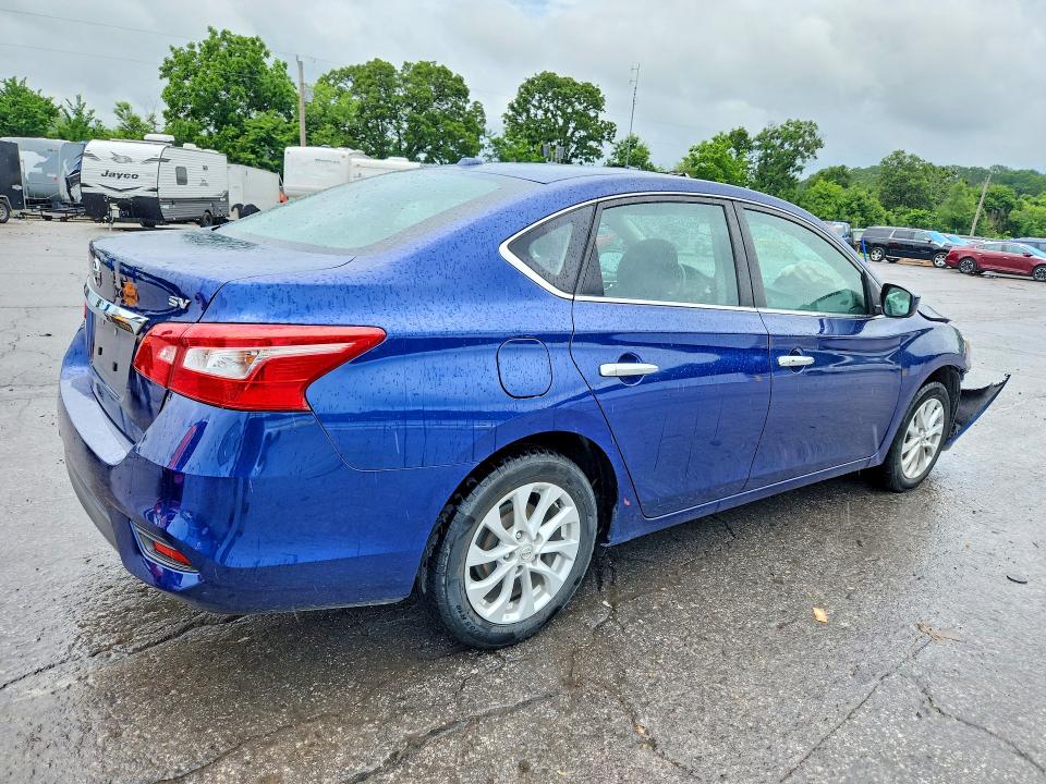 54273796 :رقم المزاد ، 3N1AB7AP1JY272621 vin ، 2018 Nissan Sentra مزاد بيع