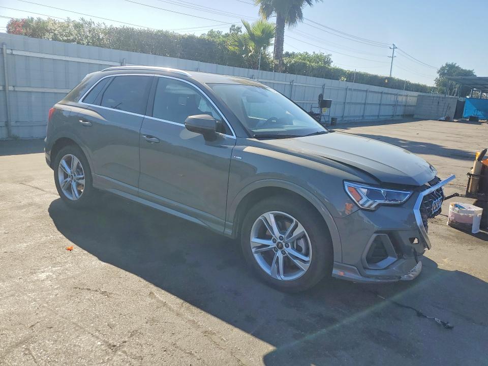 54650256 :رقم المزاد ، WA1DECF31R1018661 vin ، 2024 Audi Q3 مزاد بيع