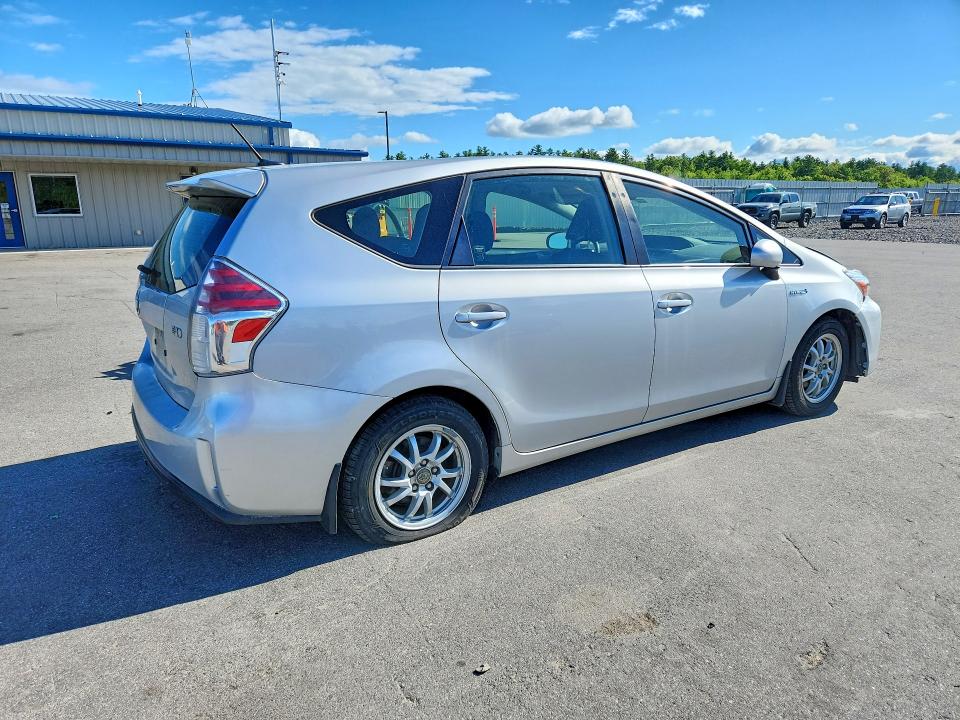 55031176 :رقم المزاد ، JTDZN3EU7FJ036051 vin ، 2015 Toyota Prius V مزاد بيع