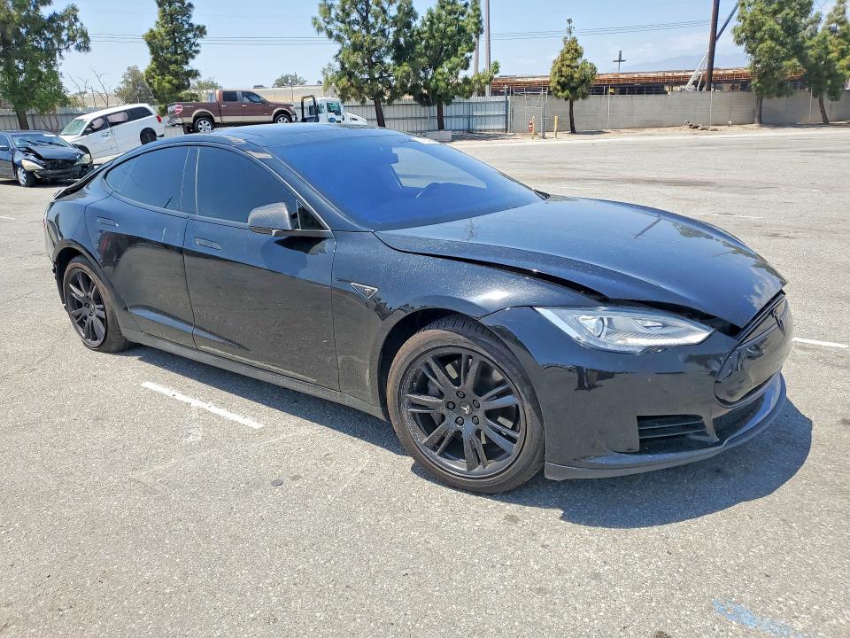 2013 Tesla Model S მანქანა იყიდება აუქციონზე, vin: 5YJSA1DP6DFP03502, აუქციონის ნომერი: 52185736