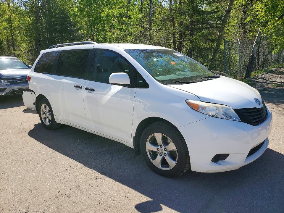 53780856 :رقم المزاد ، 5TDZZ3DC6HS799584 vin ، 2017 Toyota Sienna مزاد بيع