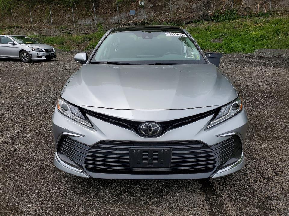 Aukcja sprzedaży 2022 Toyota Camry, vin: 4T1F11BK9NU064576, numer aukcji: 52933426