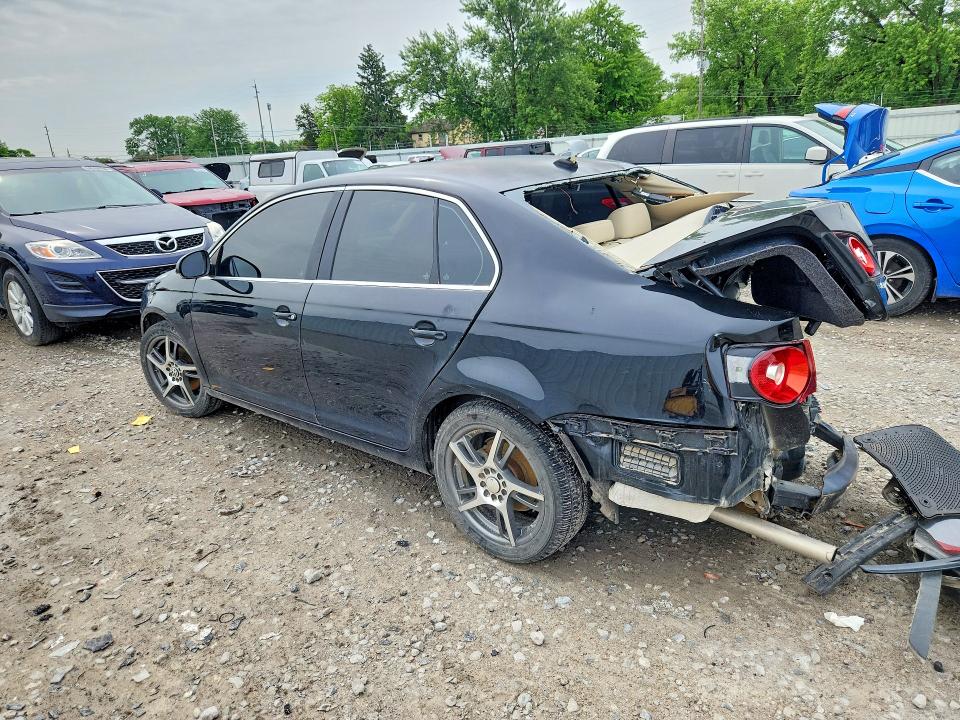 54956526 :رقم المزاد ، 3VWRL7AJ1AM165078 vin ، 2010 Volkswagen Jetta مزاد بيع