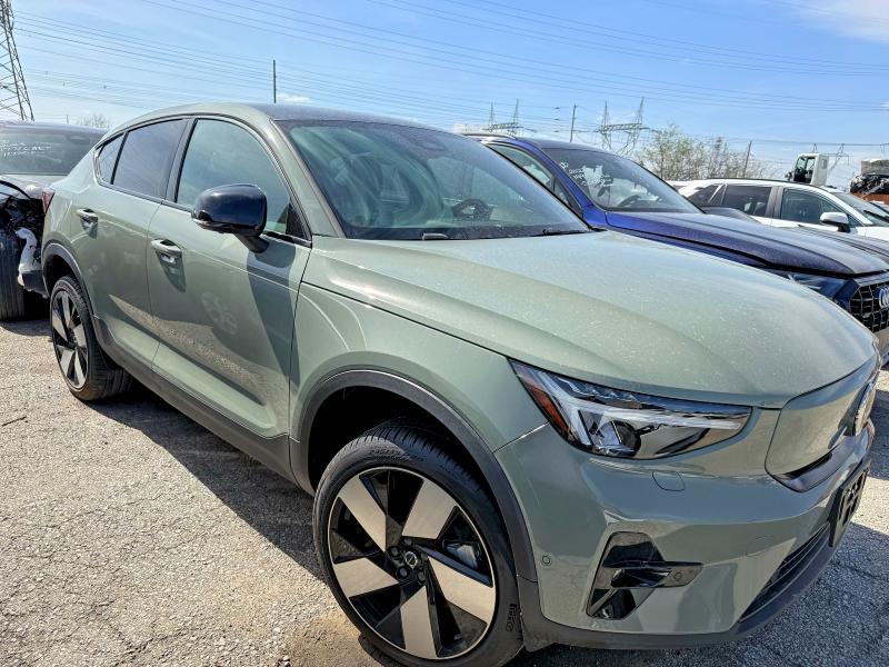 52945446 :رقم المزاد ، YV4ER3GL0R2109747 vin ، 2024 Volvo C40 مزاد بيع
