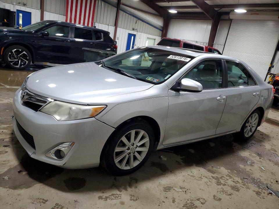 52613816 :رقم المزاد ، 4T1BK1FK2CU510747 vin ، 2012 Toyota Camry مزاد بيع