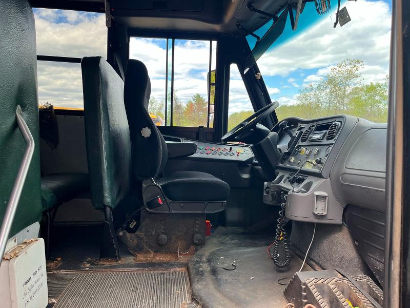 53656956 :رقم المزاد ، 4UZABRDU8FCFW9555 vin ، 2015 Freightliner Chassis مزاد بيع