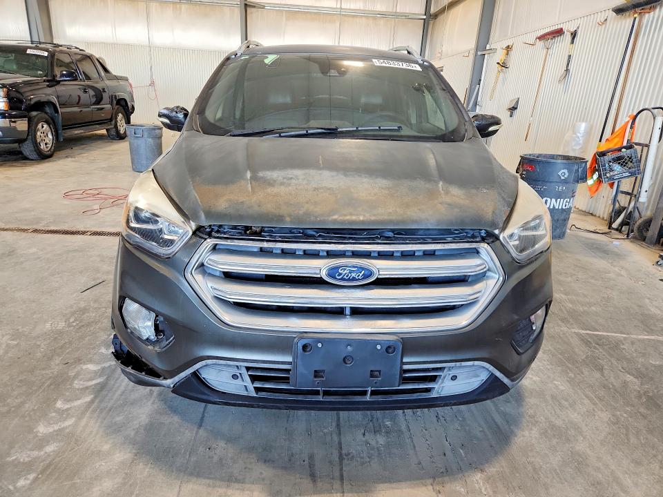 2017 Ford Escape მანქანა იყიდება აუქციონზე, vin: 1FMCU9J98HUB94375, აუქციონის ნომერი: 54833736
