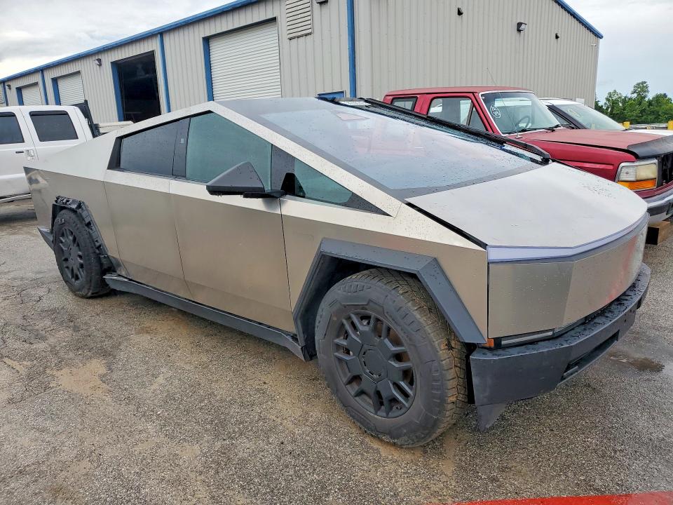 54706146 :رقم المزاد ، 7G2CEHED8RA025861 vin ، 2024 Tesla Cybertruck مزاد بيع