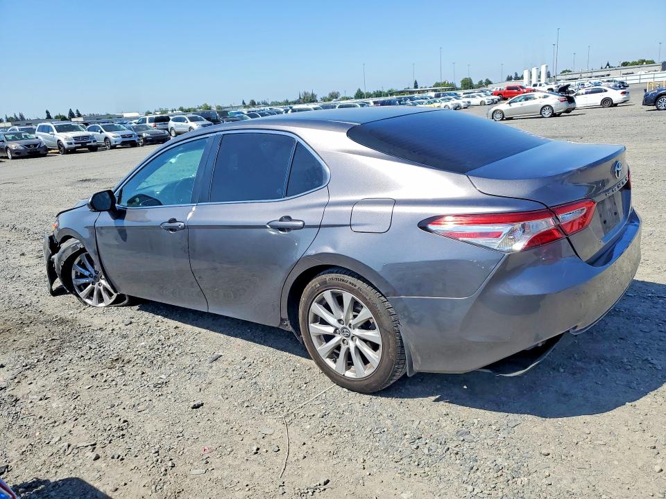 2018 Toyota Camry მანქანა იყიდება აუქციონზე, vin: 4T1B11HK9JU626332, აუქციონის ნომერი: 52433226