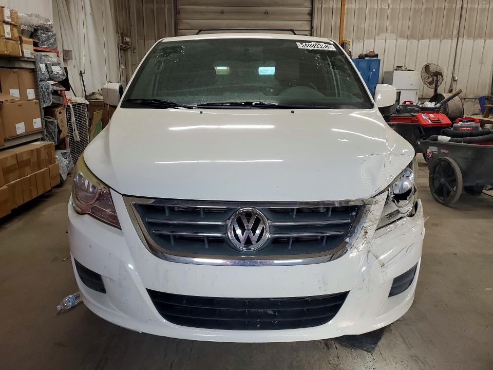 2011 Volkswagen Routan მანქანა იყიდება აუქციონზე, vin: 2V4RW5DG0BR747672, აუქციონის ნომერი: 54039356