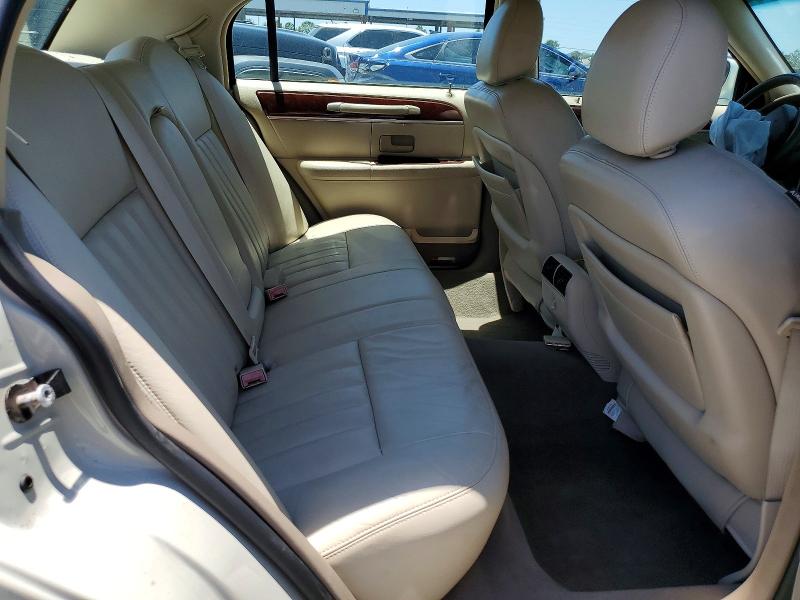 Auction sale of the 2005 Lincoln Town Car, vin: 1LNHM81W65Y642493, lot number: 53322176