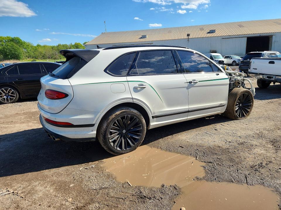 Продажа на аукционе авто 2022 Bentley Bentayga, vin: SJAAR2ZV9NC015673, номер лота: 51301916