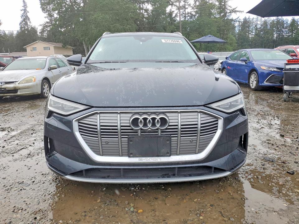 2019 Audi E-tron მანქანა იყიდება აუქციონზე, vin: WA1VABGE4KB024724, აუქციონის ნომერი: 51176596