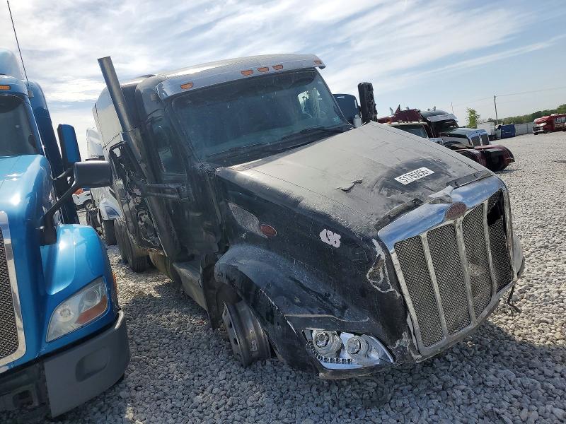 Продаж на аукціоні авто 2016 Peterbilt 579, vin: 1XPBD49X5GD204055, номер лоту: 51765056