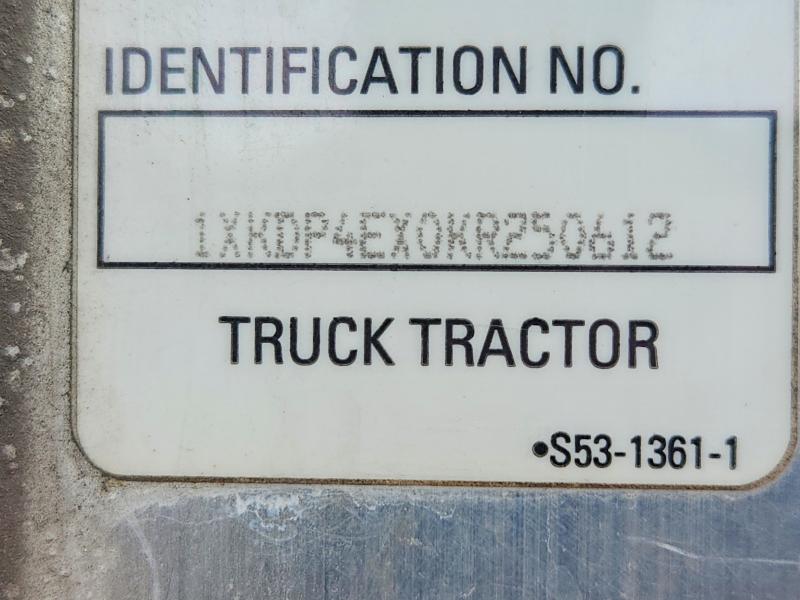 54840036 :رقم المزاد ، 1XKDP4EX0KR250612 vin ، 2019 Kenworth Construction مزاد بيع