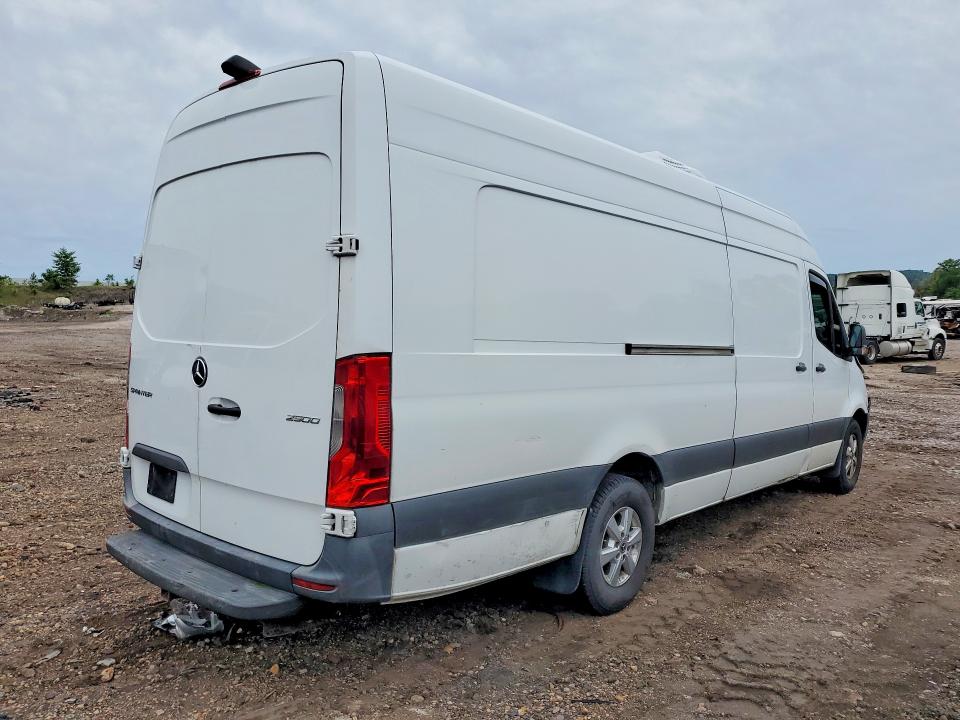 47375546 :رقم المزاد ، W1Y4EDHY6MT069926 vin ، 2021 Mercedes-benz Sprinter مزاد بيع