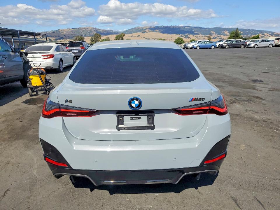 54668066 :رقم المزاد ، WBY33AW08PFR39954 vin ، 2023 Bmw I4 مزاد بيع