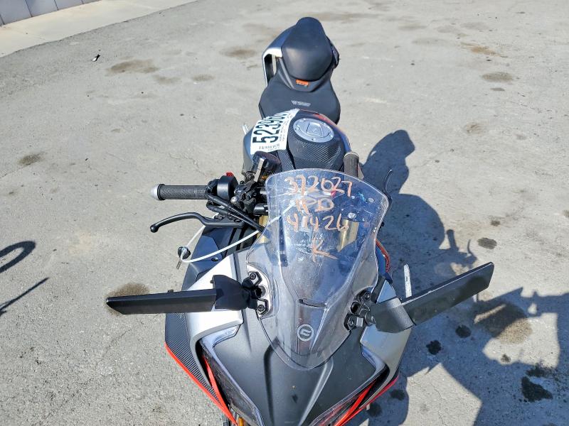 52396616 :رقم المزاد ، LCEPESLA6S6002268 vin ، 2025 Cf Moto 450ss مزاد بيع