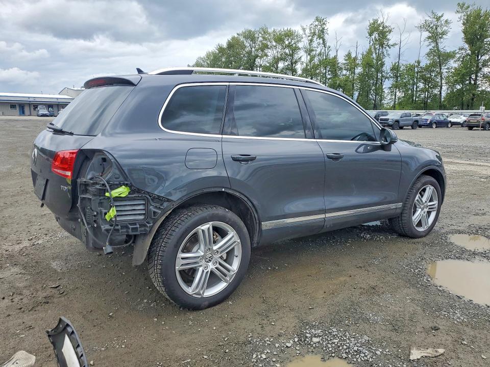 53918576 :رقم المزاد ، WVGEP9BP7FD003944 vin ، 2015 Volkswagen Touareg مزاد بيع