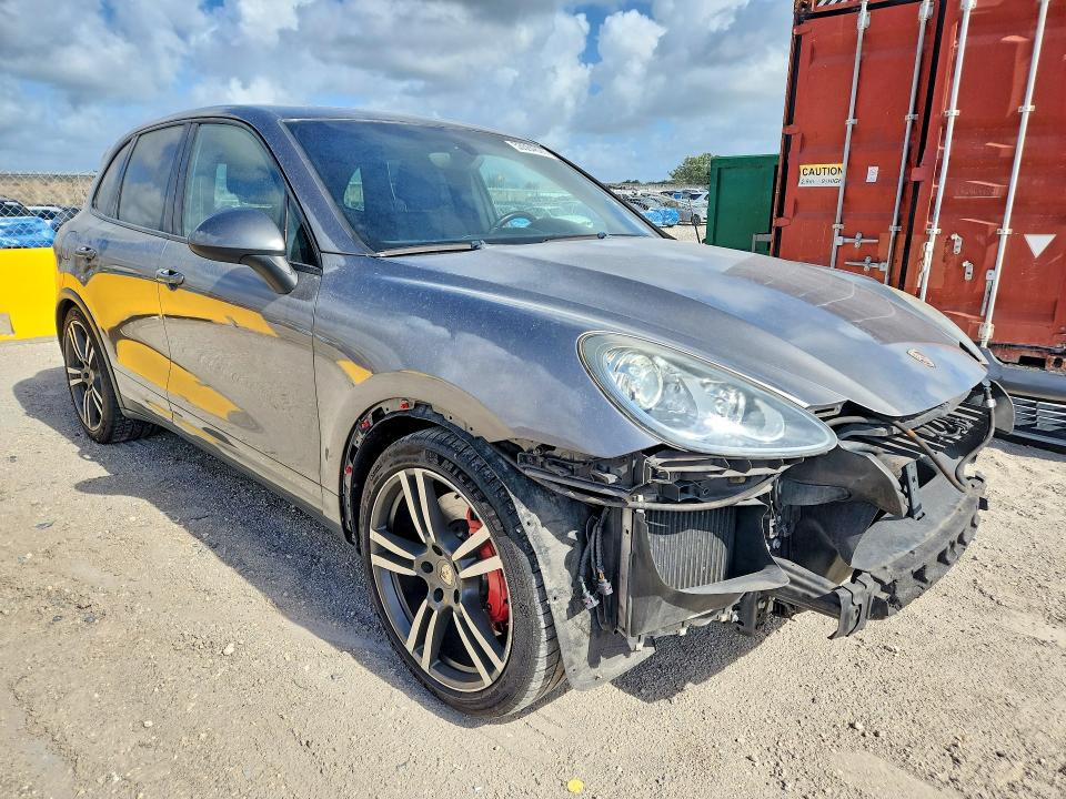 53584626 :رقم المزاد ، WP1AC2A21BLA82036 vin ، 2011 Porsche Cayenne مزاد بيع