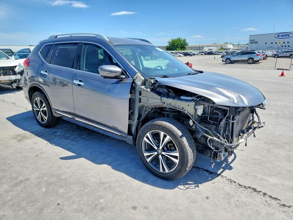 52819556 :رقم المزاد ، 5N1AT2MV6HC781562 vin ، 2017 Nissan Rogue مزاد بيع