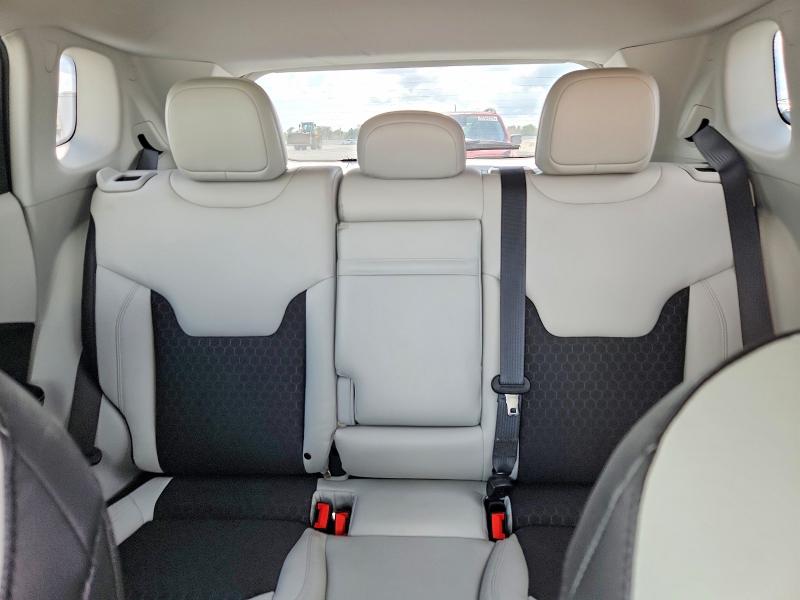 52477706 :رقم المزاد ، 3C4NJCBBXJT181938 vin ، 2018 Jeep Compass مزاد بيع