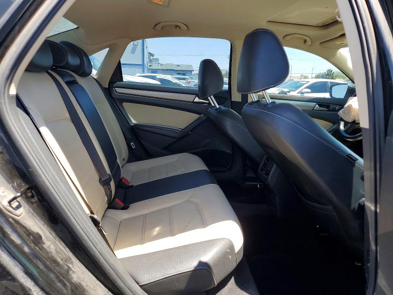 53131806 :رقم المزاد ، 1VWBV7A33FC008996 vin ، 2015 Volkswagen Passat مزاد بيع