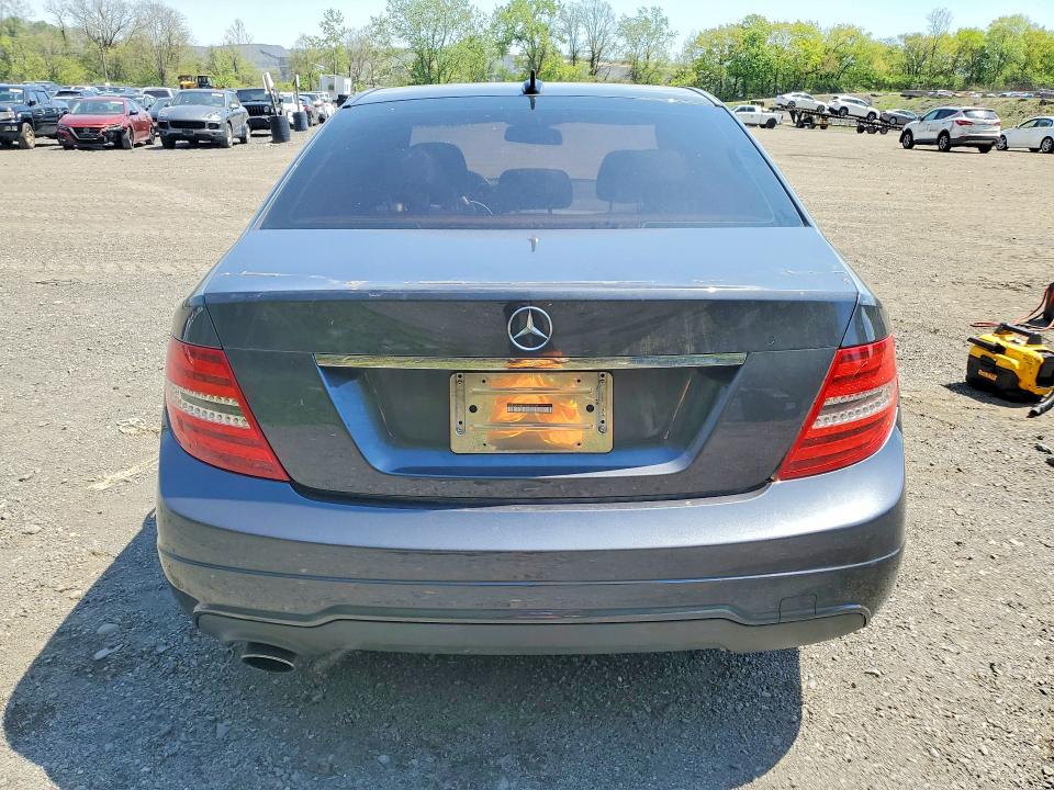 Продажа на аукционе авто 2013 Mercedes-benz C, vin: WDDGF4HB7DR295504, номер лота: 50254536