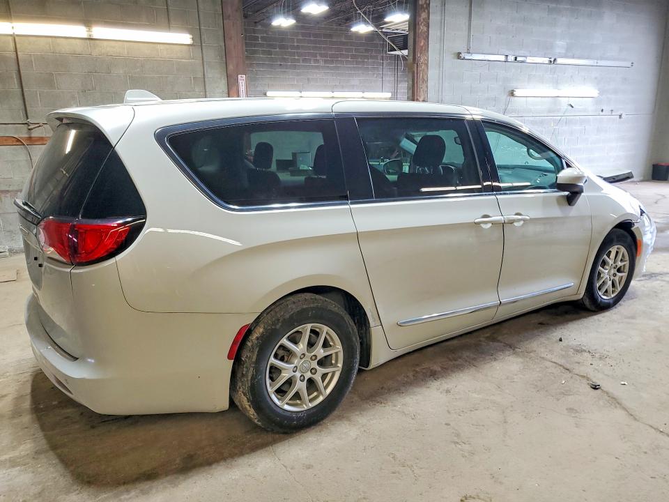 Продажа на аукционе авто 2017 Chrysler Pacifica, vin: 2C4RC1CG1HR665570, номер лота: 53553626