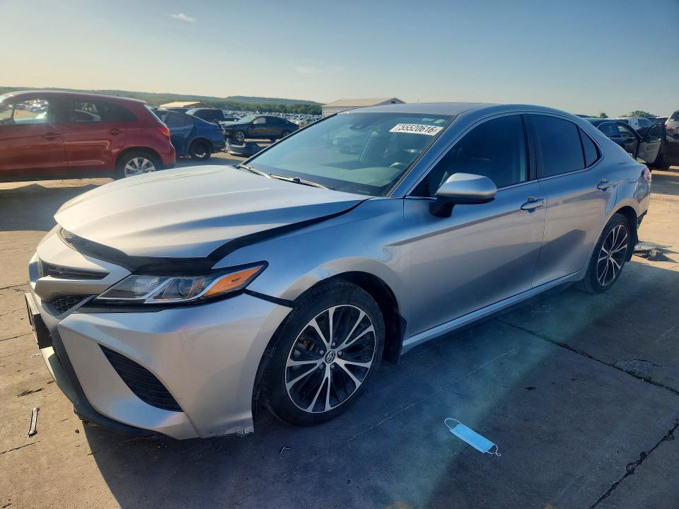 55520616 :رقم المزاد ، 4T1G11AK2LU333536 vin ، 2020 Toyota Camry مزاد بيع