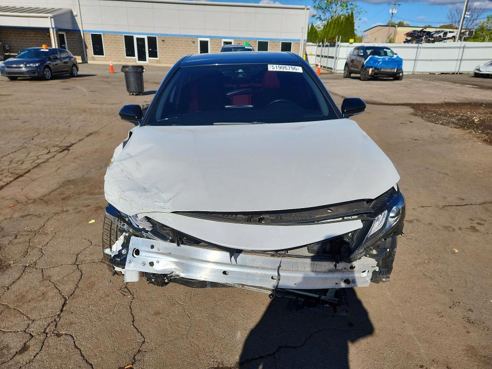 51906796 :رقم المزاد ، 4T1K61BK9MU035531 vin ، 2021 Toyota Camry مزاد بيع