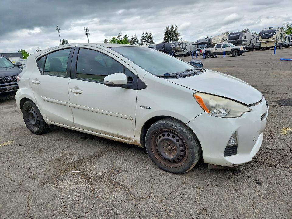 2013 Toyota Prius C მანქანა იყიდება აუქციონზე, vin: JTDKDTB32D1050727, აუქციონის ნომერი: 53782046