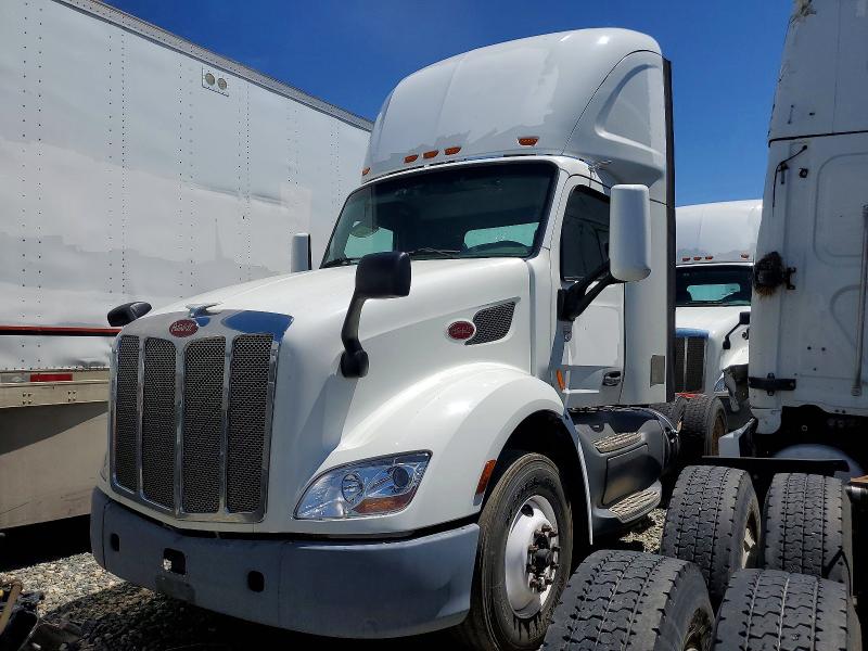 50602306 :رقم المزاد ، 1XPBA48X7HD428486 vin ، 2017 Peterbilt 579 مزاد بيع