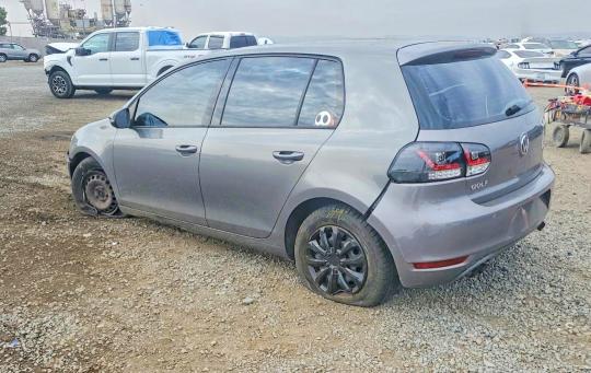 51888546 :رقم المزاد ، WVWDB7AJ2DW130490 vin ، 2013 Volkswagen Golf مزاد بيع