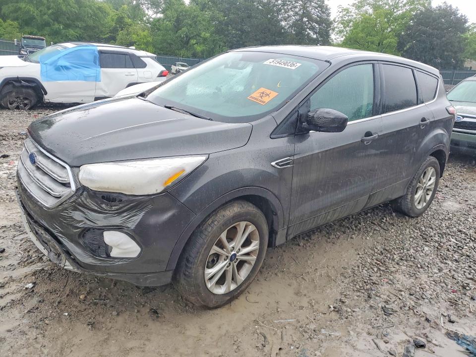 2017 Ford Escape მანქანა იყიდება აუქციონზე, vin: 1FMCU9GD4HUB36131, აუქციონის ნომერი: 51949036