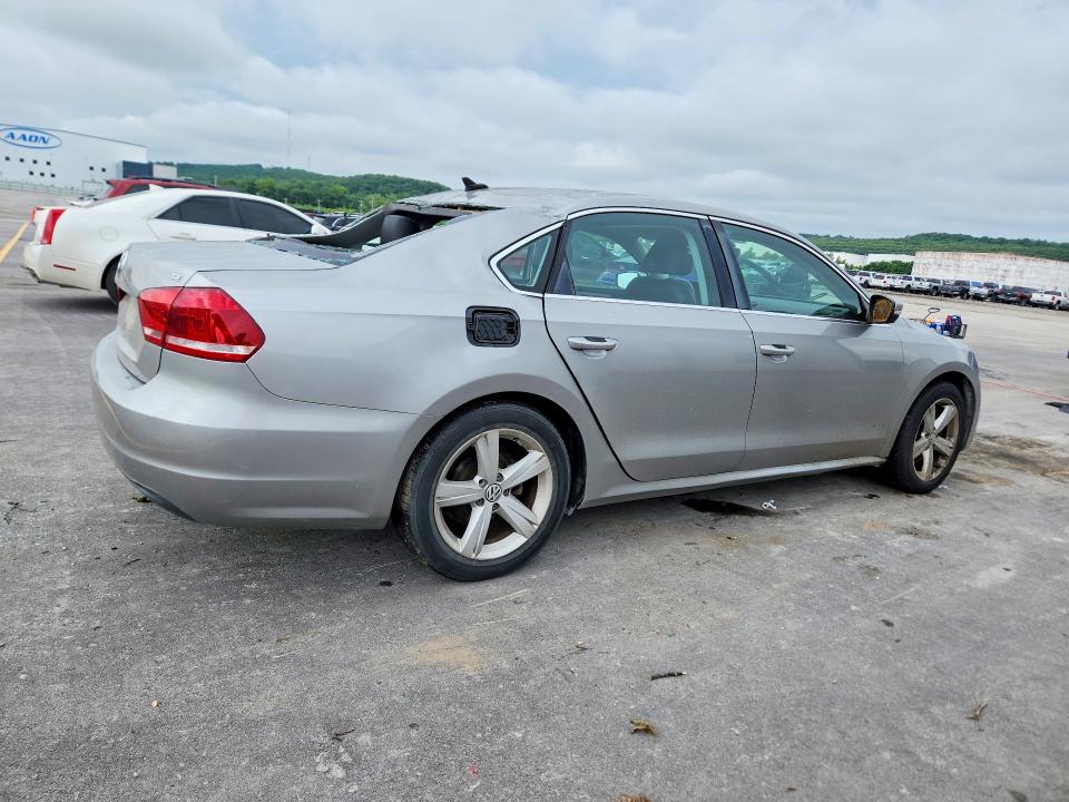 2014 Volkswagen Passat მანქანა იყიდება აუქციონზე, vin: 1VWBP7A38EC003060, აუქციონის ნომერი: 55320996