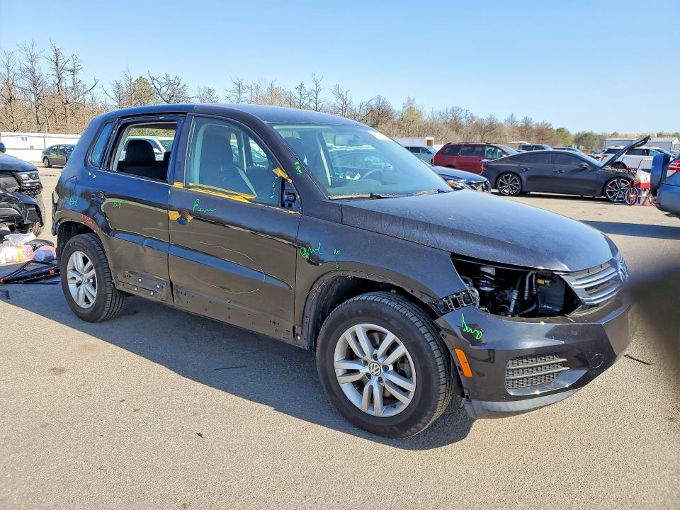 2012 Volkswagen Tiguan მანქანა იყიდება აუქციონზე, vin: WVGBV7AXXCW599081, აუქციონის ნომერი: 52305196